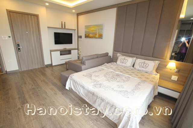 Cho thuê căn hộ dịch vụ 1 phòng ngủ hiện đại phố Duy Tân 3