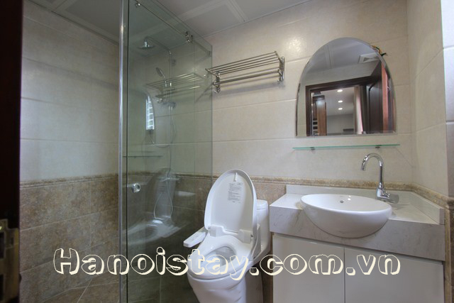 Cho thuê căn hộ dịch vụ sang trọng khu vực Linh Lang, Ba Đình 9