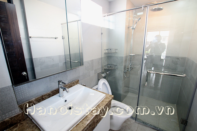 Cho thuê căn hộ dịch vụ 1 phòng ngủ hiện đại phố Yên Phụ, Tây Hồ 8