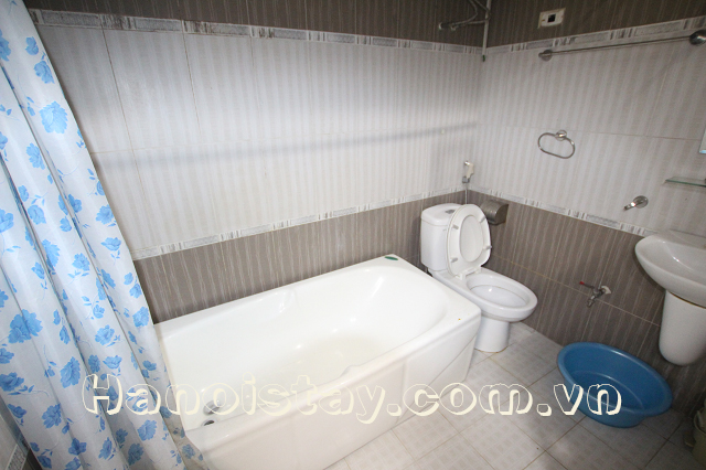 Cho thuê căn hộ 2 phòng ngủ giá rẻ phố Bà Triệu, Hai Bà Trưng 1