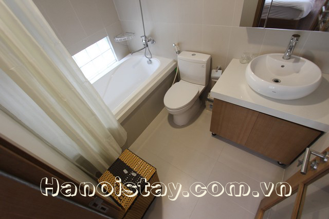 Cho thuê căn hộ dịch vụ đầy đủ nội thất tại phố Đào Tấn, Ba Đình 2