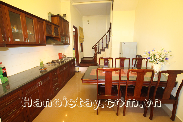 Cho thuê nhà riêng với 4 phòng ngủ tại phố Hàng Chuối, Hai Bà Trưng 2
