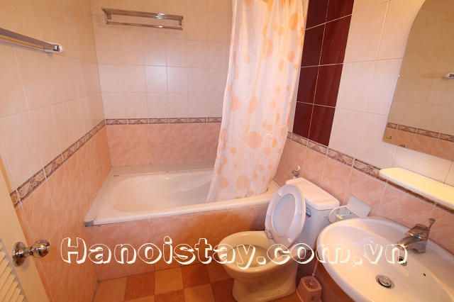 Cho thuê nhà riêng với 4 phòng ngủ tại phố Hàng Chuối, Hai Bà Trưng 1