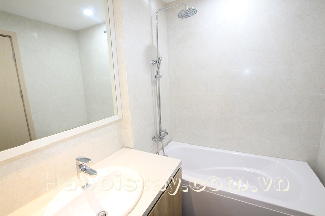 Cho thuê căn hộ dịch vụ 1 phòng ngủ giá rẻ tại Văn Cao, Ba Đình 6
