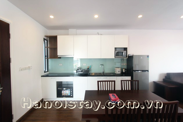 Cho thuê căn hộ dịch vụ 2 phòng ngủ hiện đại ở Đặng Thai Mai, Tây Hồ 2