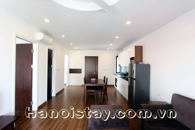 Cho thuê căn hộ dịch vụ 2 phòng ngủ hiện đại ở Đặng Thai Mai, Tây Hồ 3