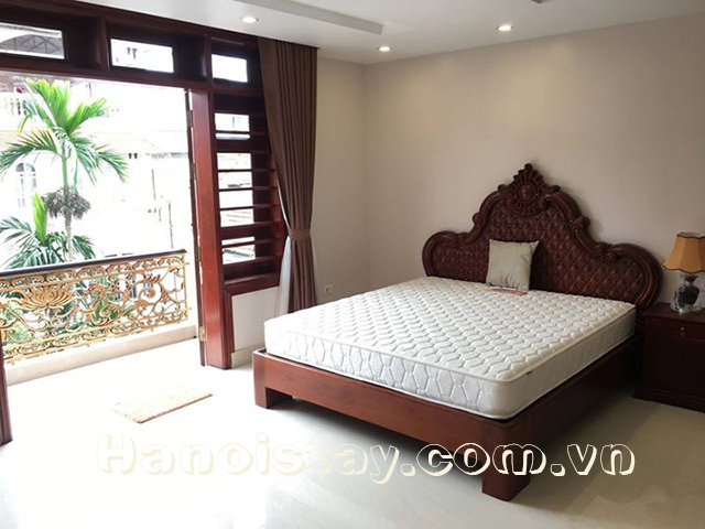 Cho thuê căn hộ dịch vụ giá rẻ tại phố Đặng Thai Mai, Tây Hồ 3