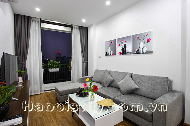 Cho thuê căn hộ dịch vụ 1 phòng ngủ tại phố Phan Kế Bính, Ba Đình 2
