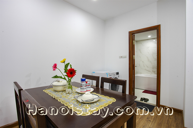 Cho thuê căn hộ dịch vụ 1 phòng ngủ tại phố Phan Kế Bính, Ba Đình 10