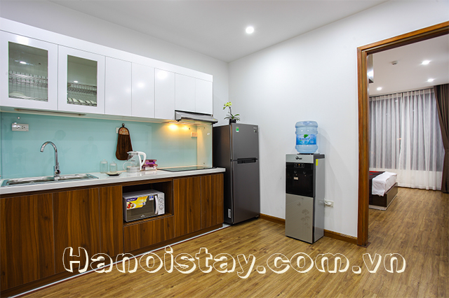 Cho thuê căn hộ dịch vụ 1 phòng ngủ tại phố Phan Kế Bính, Ba Đình 8