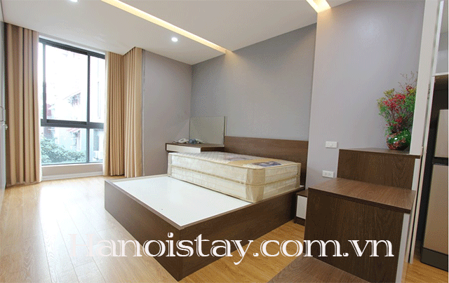 Cho thuê căn hộ dịch vụ mới và đầy đủ nội thất tại Linh Lang, Ba Đình 1