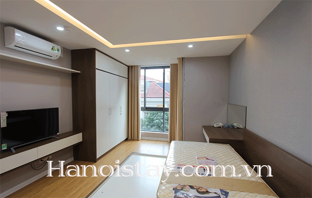 Cho thuê căn hộ dịch vụ mới và đầy đủ nội thất tại Linh Lang, Ba Đình 8