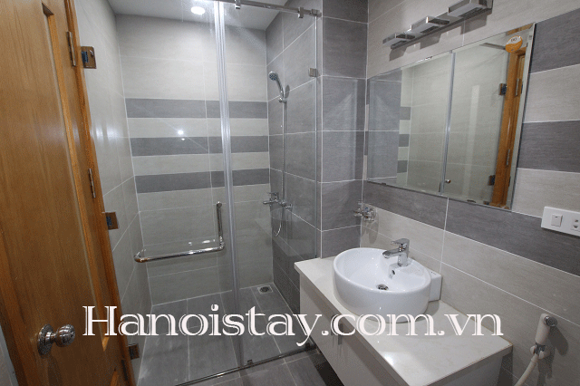 Căn hộ 1 phòng ngủ cho thuê tại phố Thái Hà, quận Đống Đa 6