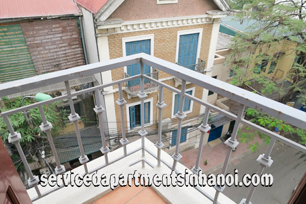 Cho thuê căn hộ sáng gần hồ Trúc Bạch, 350usd 4
