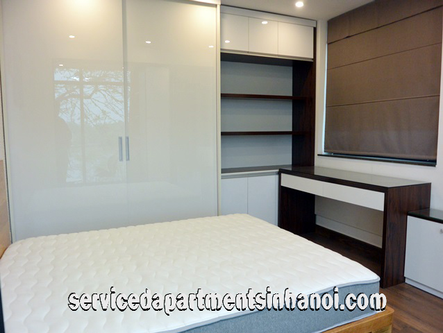 Cho thuê căn hộ view hồ Trúc Bạch 1 phòng ngủ hiện đại, mới 1