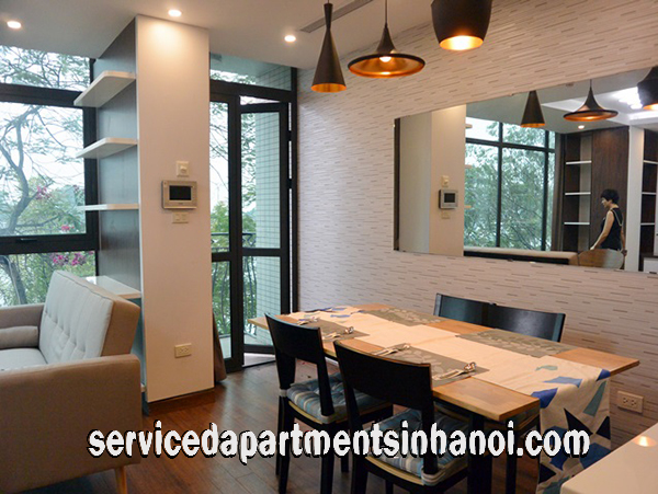 Cho thuê căn hộ view hồ Trúc Bạch 1 phòng ngủ hiện đại, mới 5