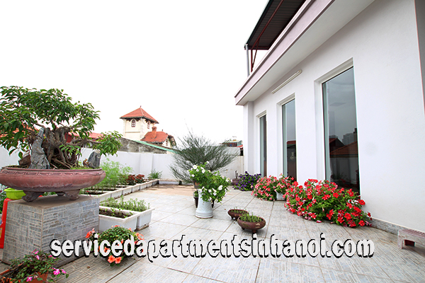 Cho thuê căn hộ 1 phòng ngủ giá rẻ gần Lotte, Ba Đình