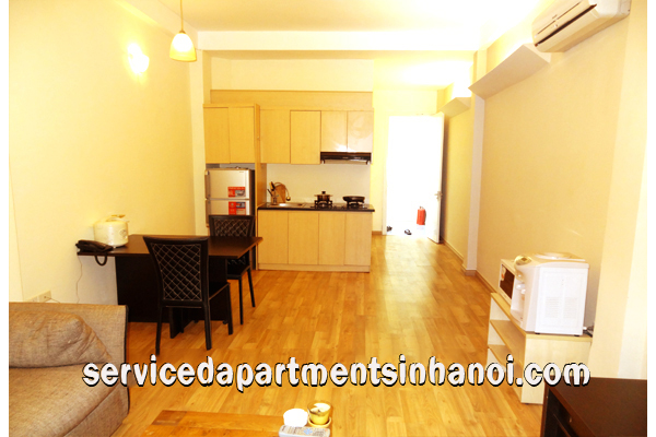 Cho thuê căn hộ dịch vụ 1 phòng ngủ, rộng rãi tại Đào Tấn, Ba Đình 2