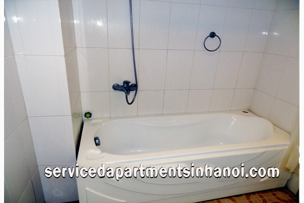 Cho thuê căn hộ dịch vụ 1 phòng ngủ, rộng rãi tại Đào Tấn, Ba Đình 7
