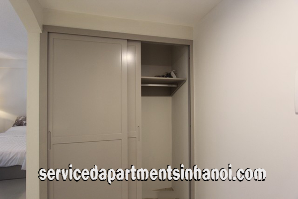 Cho thuê căn hộ 1 phòng ngủ hiện đại tại Quảng An, Tây Hồ, 550USD 10