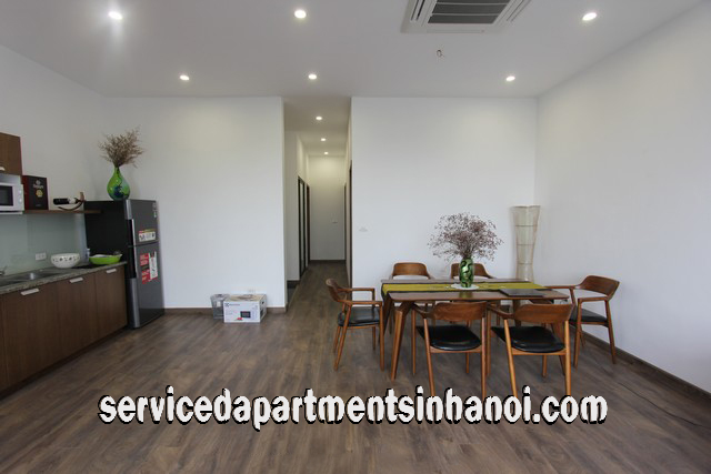 Cho thuê căn hộ 2 phòng ngủ hiện đại view hồ Tây tại xóm Chùa 6