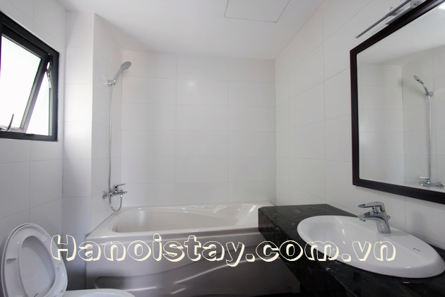 Cho thuê căn hộ 2 phòng ngủ phố Đặng Thai Mai, Tây Hồ 3