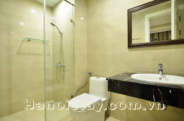 Cho thuê căn hộ 3 phòng ngủ giá rẻ phố Đội Cấn, Ba Đình 10