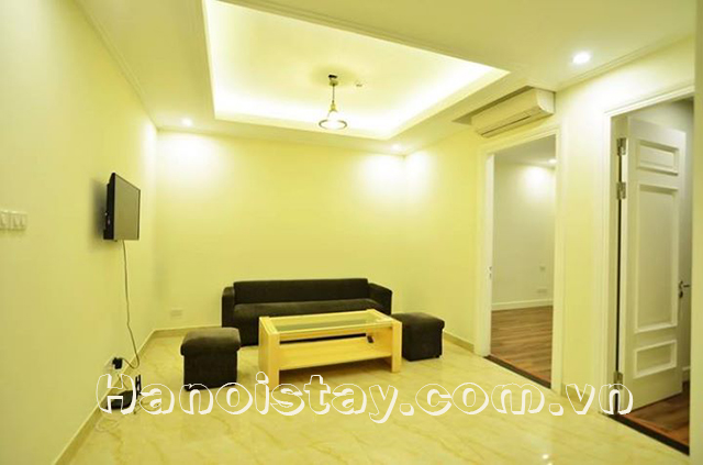 Cho thuê căn hộ 3 phòng ngủ giá rẻ phố Đội Cấn, Ba Đình 3