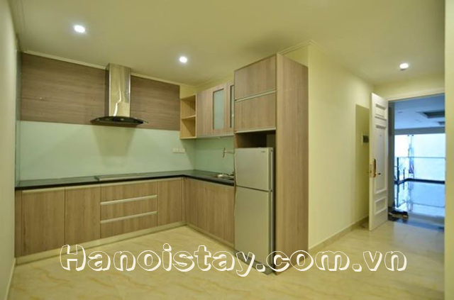 Cho thuê căn hộ 3 phòng ngủ giá rẻ phố Đội Cấn, Ba Đình 4