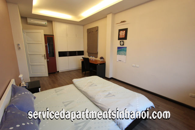 Cho thuê căn hộ dịch vụ 02 phòng ngủ giá rẻ tại Văn Cao, Ba Đình 3
