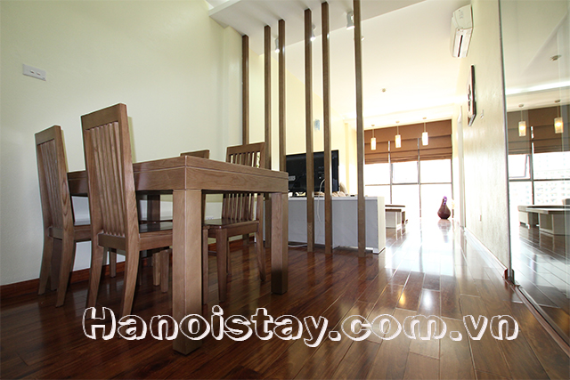 Cho thuê căn hộ 2 phòng ngủ hiện đại Mễ Trì gần KeangNam 2
