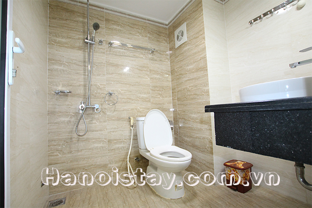 Cho thuê căn hộ 2 phòng ngủ hiện đại Mễ Trì gần KeangNam 9