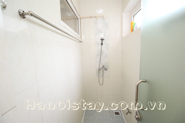 Cho thuê căn hộ 1 phòng ngủ giá rẻ đường Xuân Diệu, Tây Hồ 5