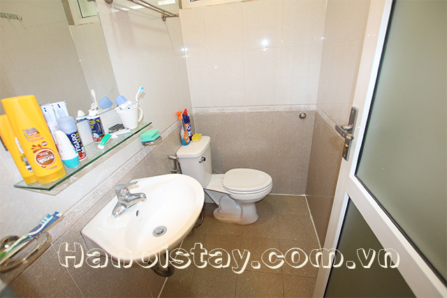 Cho thuê căn hộ 1 phòng ngủ giá rẻ đường Xuân Diệu, Tây Hồ 6