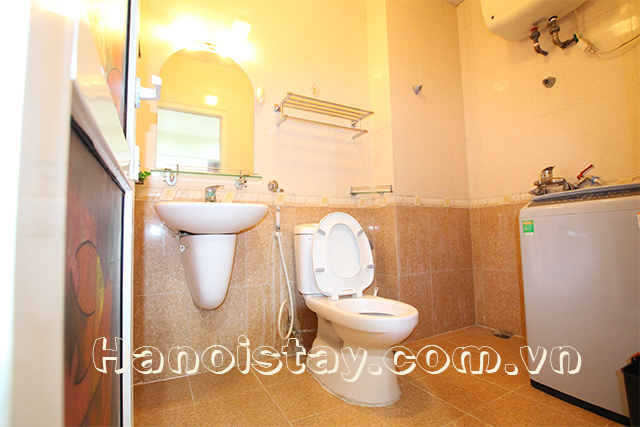 Cho người nước ngoài thuê căn hộ 1 phòng ngủ rộng phố Thuỵ Khuê, Ba Đình 5