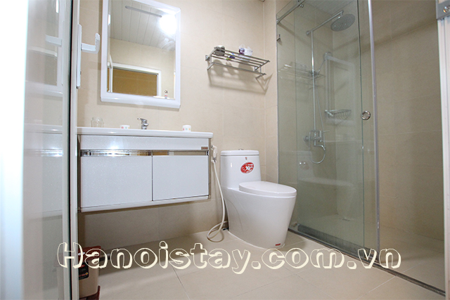Cho người nước ngoài thuê căn hộ 1 phòng ngủ rộng phố Thuỵ Khuê, Ba Đình 8