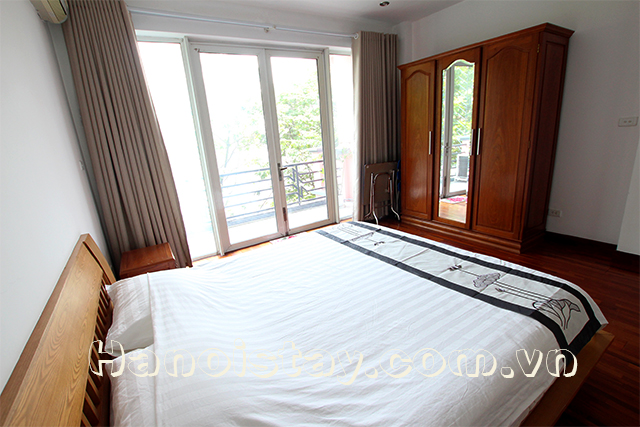 Cho thuê căn hộ 2 phòng ngủ view hồ Trúc Bạch, Ba Đình 7