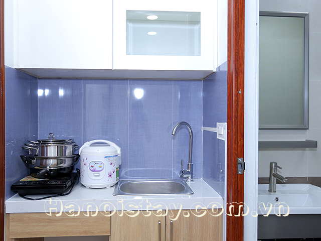 Cho thuê căn hộ dịch vụ giá rẻ gần ngã tư Giảng Võ, Ba Đình 2