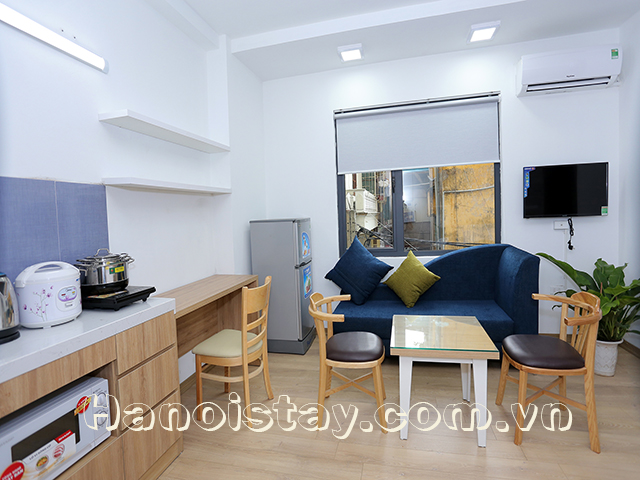 Cho thuê căn hộ dịch vụ 1 phòng ngủ tại Giảng Võ, Ba Đình 4