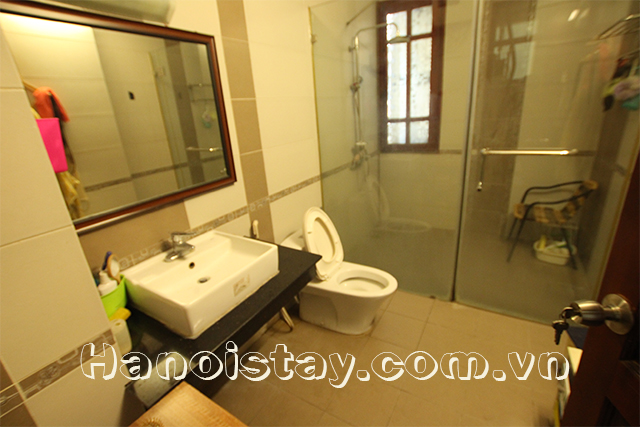 Cho thuê nhà riêng đẹp 4 phòng ngủ phố Đội Cấn, Ba Đình 3