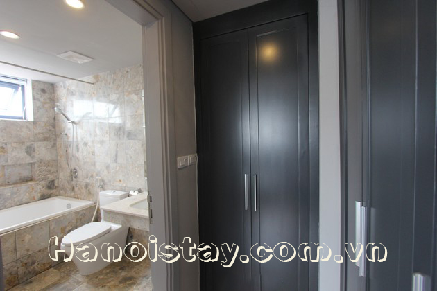 Cho thuê căn hộ cao cấp 2 ngủ view hồ Đống Đa 3