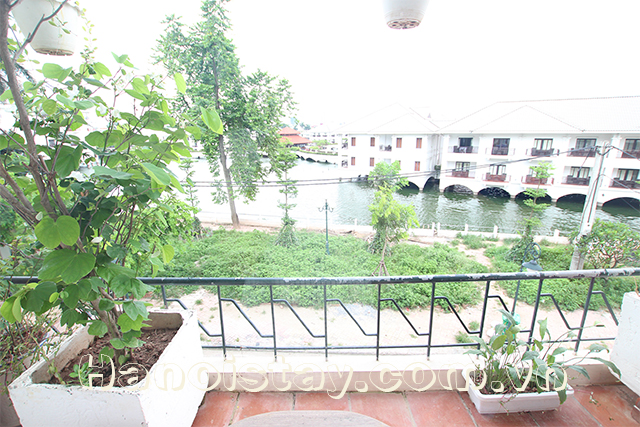 Cho thuê căn hộ 1 phòng ngủ mặt hồ Tây, Tây Hồ 1