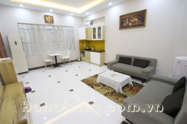 Cho thuê căn hộ 1 phòng ngủ diện tích rộng gần Deawoo hotel, Ba Dinh 2