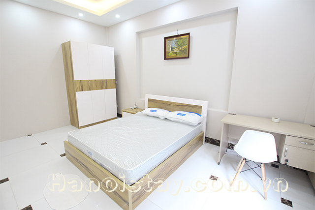 Cho thuê căn hộ 1 phòng ngủ diện tích rộng gần Deawoo hotel, Ba Dinh 4