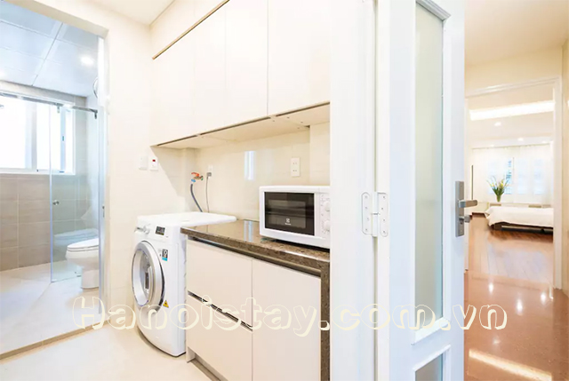 Cho thuê căn hộ dịch vụ mới 1 phòng ngủ khu vực Trúc Bạch, Ba Đình 3