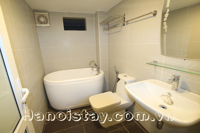 Cho thuê căn hộ 1 phòng ngủ giá rẻ cạnh Triển Lãm Giảng Võ, Ba Đình 5