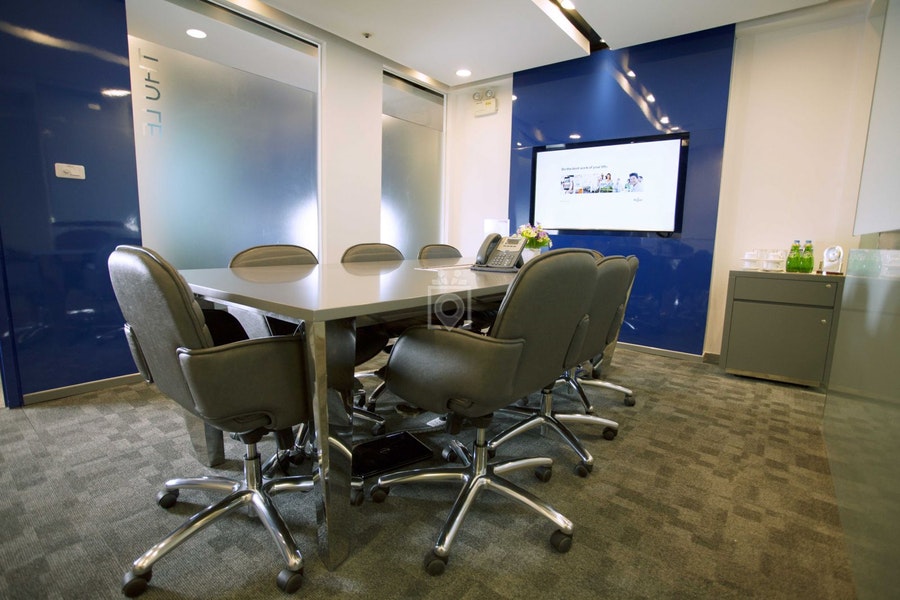 Cho thuê văn phòng trọn gói cao cấp tại tòa nhà Deaha Business Centre, Đào Tấn, Ba Đình 4