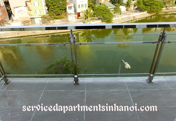 Cho thuê căn hộ 2 phòng ngủ hiện đại view hồ Tây 3