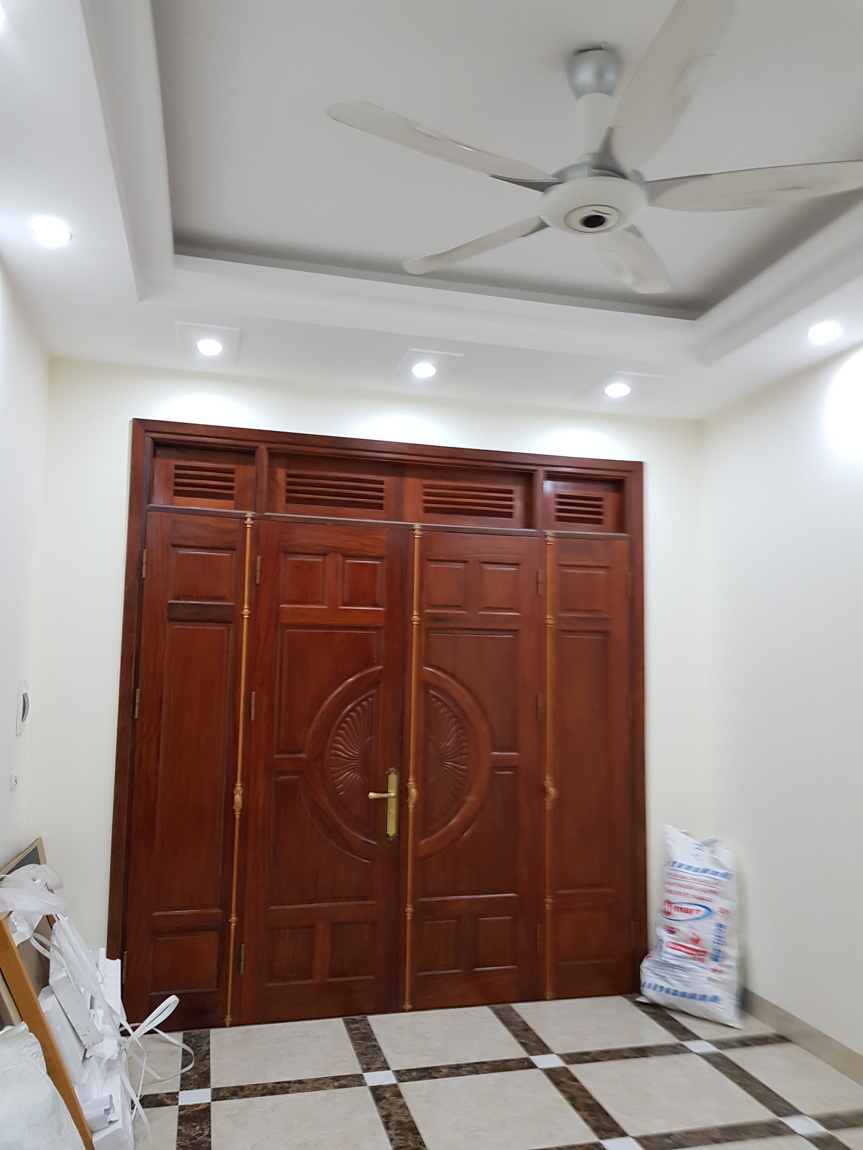 Chính chủ cho thuê nhà riêng vừa ở vừa làm văn phòng tại Nguyễn Văn Cừ, Long Biên 3