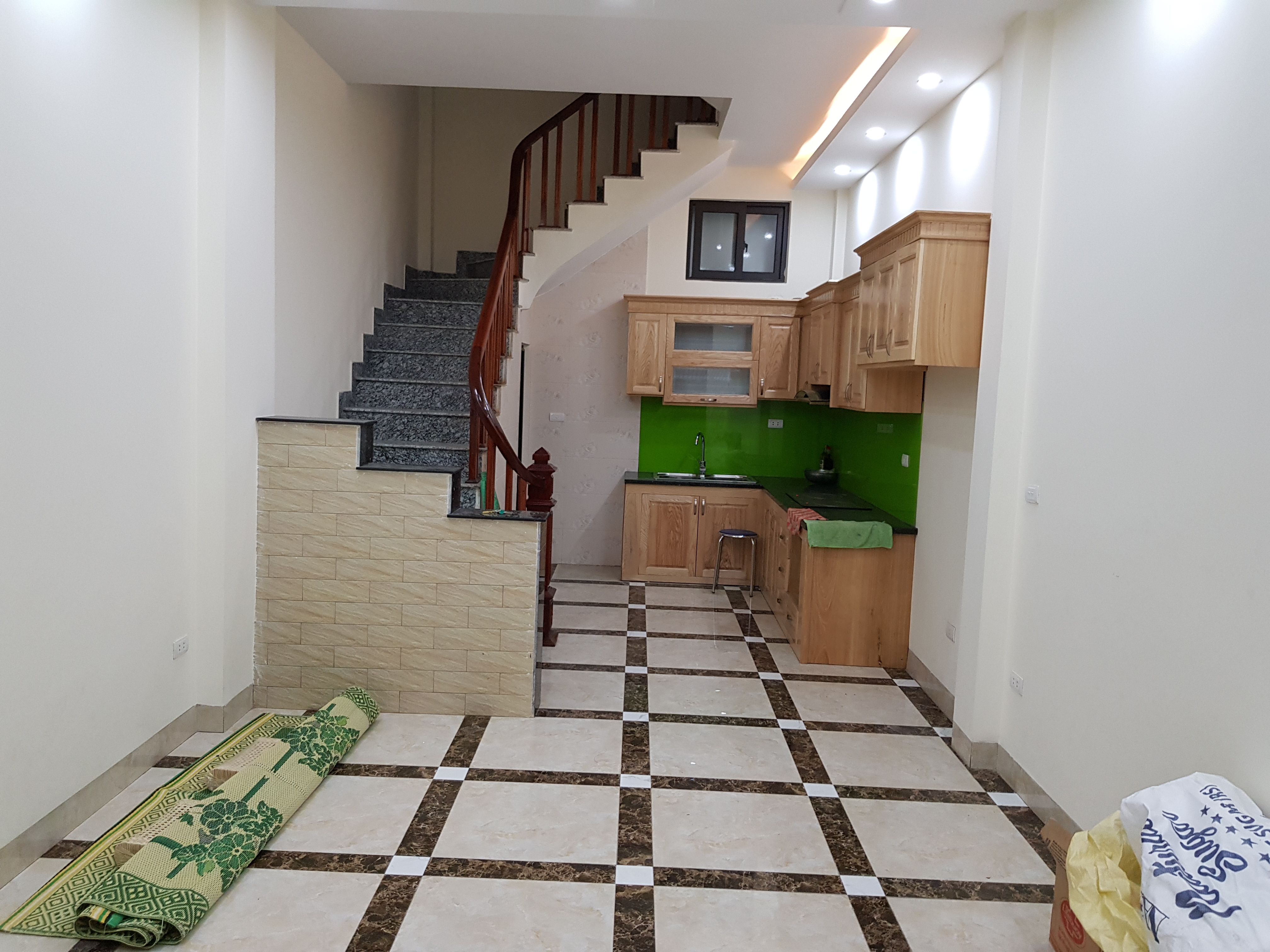 Chính chủ cho thuê nhà riêng vừa ở vừa làm văn phòng tại Nguyễn Văn Cừ, Long Biên 4